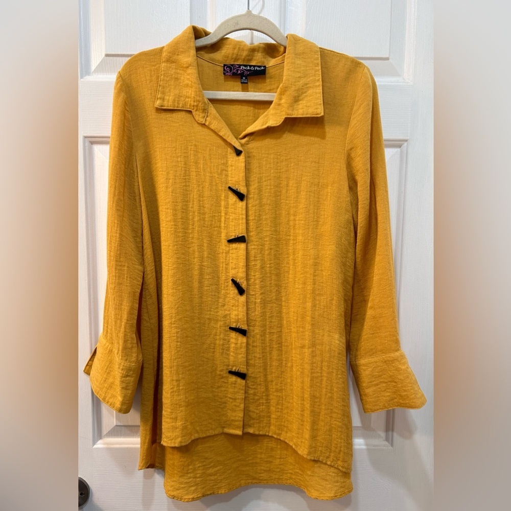 Peck and Peck Mustard Yellow Gauzy Textured Button Up Tunic Blouse Size M Mature